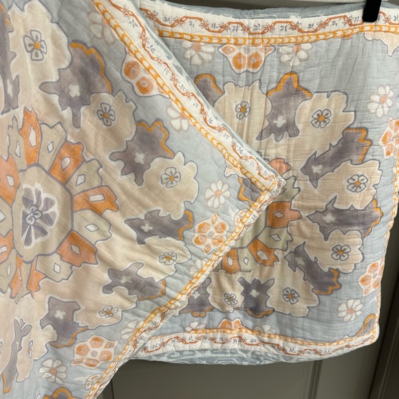 Anthropologie - Euro Pillow Shams - Set of 2 - Picture 2 of 3